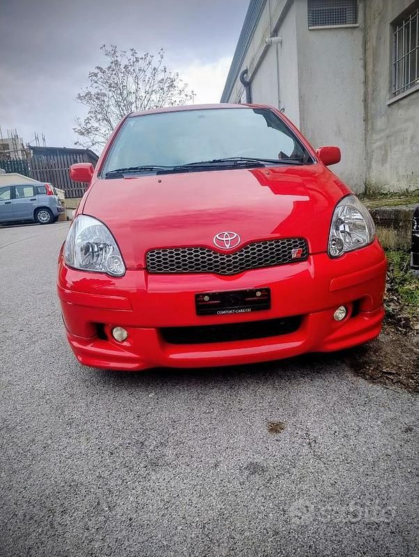 Usata Toyota Yaris Edition 150 CV (110 kW) 2004 Rosso Utilitaria