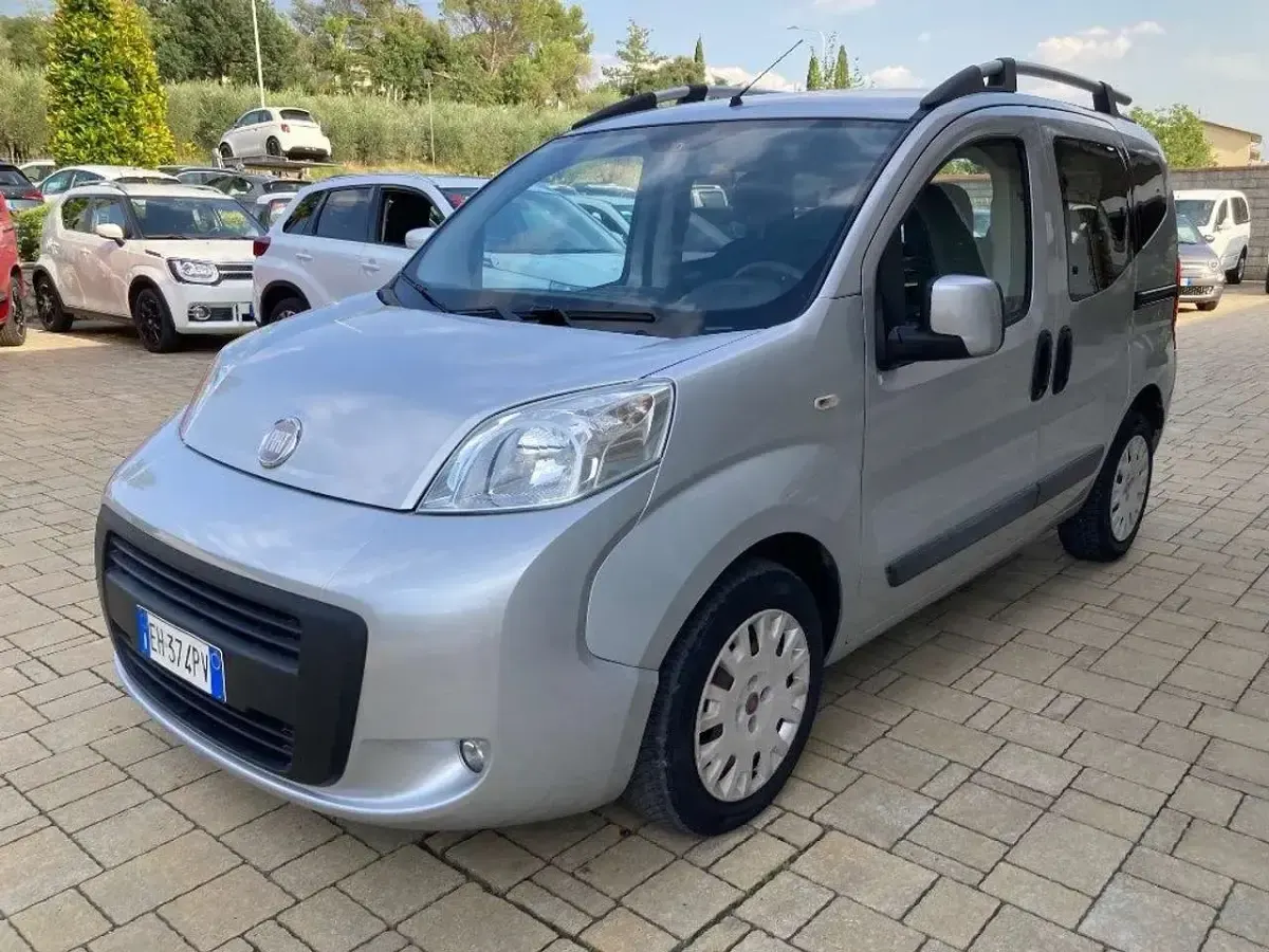 Usata Fiat Qubo Dynamic 75 CV (55 kW) 2011 Grigio Monovolume