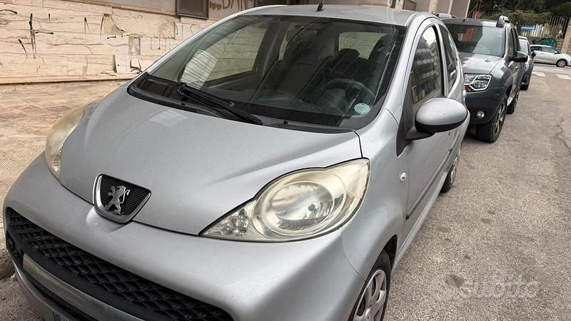 Usata Peugeot 107 68 CV (50 kW) 2009 Grigio Utilitaria