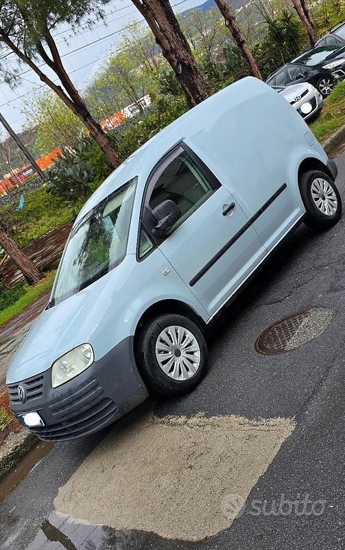 Usata VW Caddy 105 CV (77 kW) 2006 Grigio Monovolume