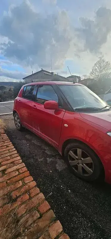 Usata Suzuki Swift GL 75 CV (55 kW) 2009 Rosso Utilitaria