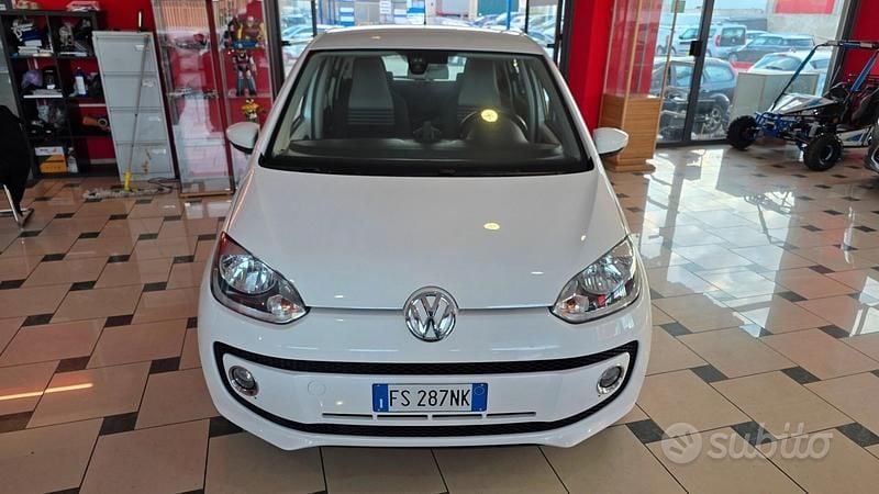 Usata VW up! Move 68 CV (50 kW) 2019 Bianco Utilitaria