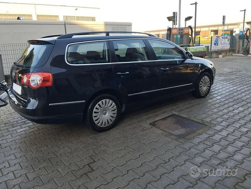 Usata VW Passat 150 CV (110 kW) 2009 Nero Station wagon