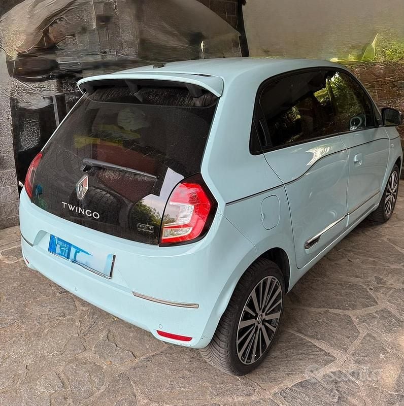 Usata Renault Twingo 30 kW (42 CV) 2022 Bluazzurro Utilitaria