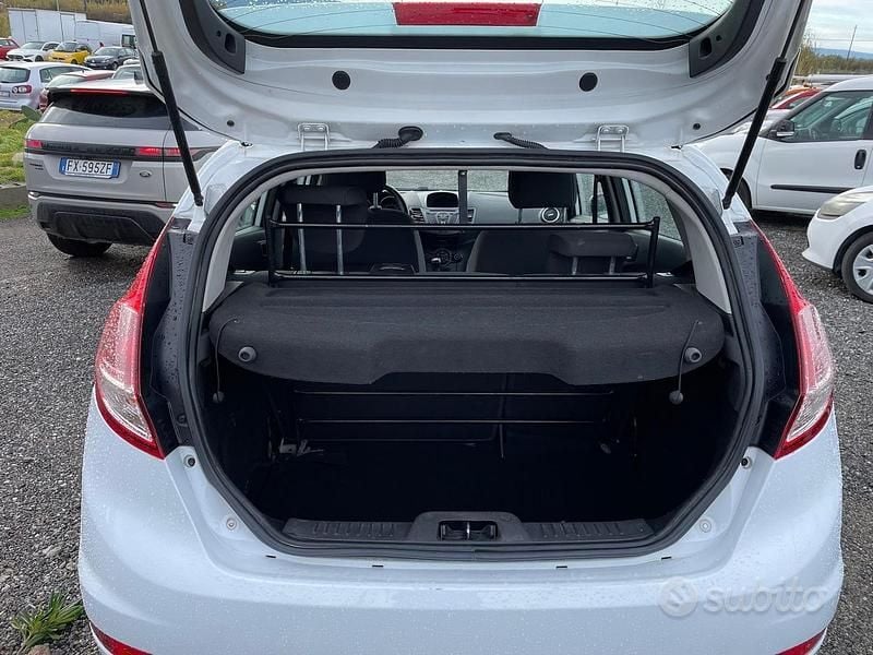 Usata Ford Fiesta 75 CV (55 kW) 2017 Bianco Berlina