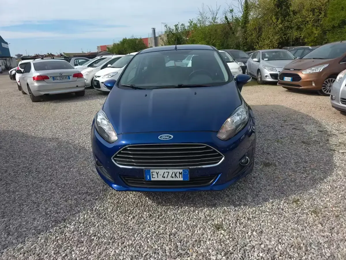 Second-hand Ford Fiesta 80 CP (58 kW) 2015 Albastru Hatchback