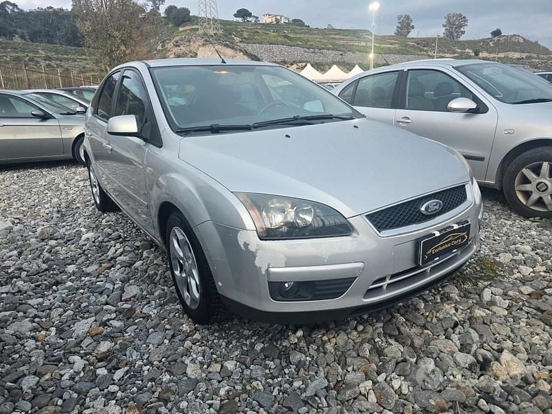 Usata Ford Focus 115 CV (84 kW) 2007 Grigio Berlina
