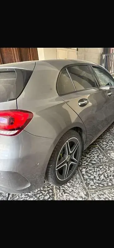 Usata Mercedes A180 Premium 116 CV (85 kW) 2021 Grigio Berlina