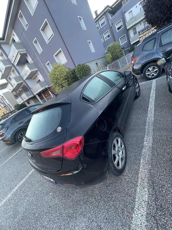 Usata Alfa Romeo Giulietta Business 105 CV (77 kW) 2014 Utilitaria