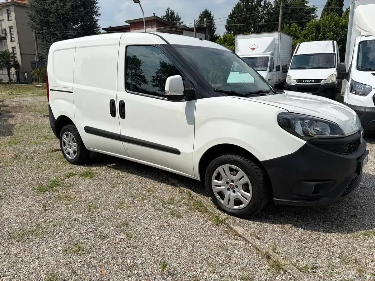 Usata Fiat Doblò 105 CV (77 kW) 2018 Bianco Monovolume