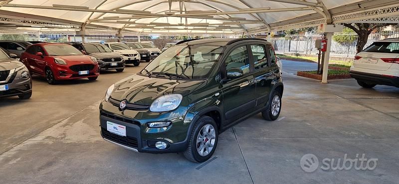 Usata Fiat Panda 4x4 Lounge 75 CV (55 kW) 2013 Verde Utilitaria