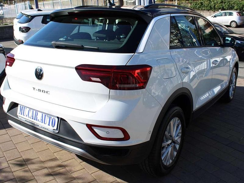Usata VW T-Roc Life 110 CV (80 kW) 2023 Bianco SUV
