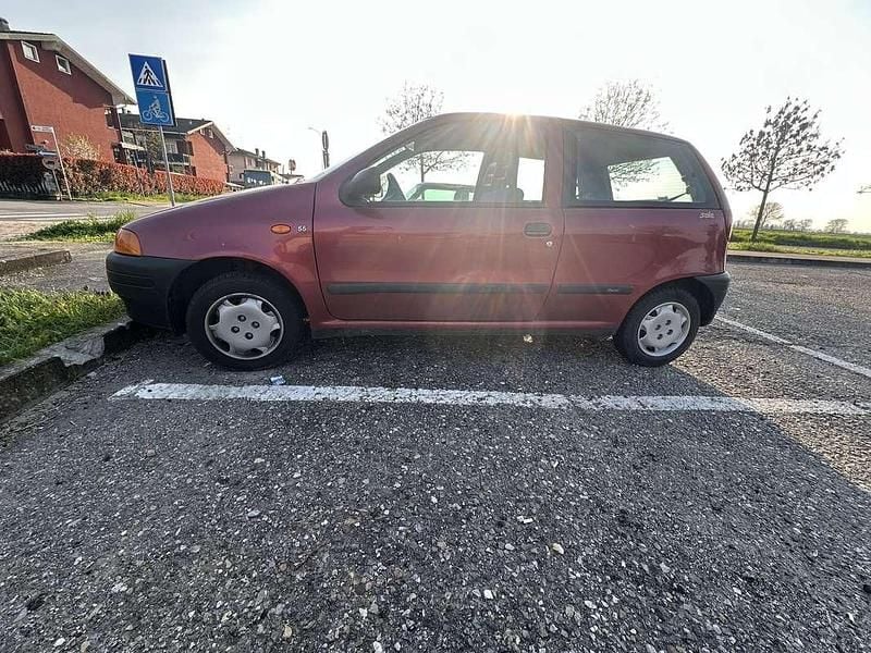 Usata Fiat Punto 54 CV (39 kW) 1999 Berlina