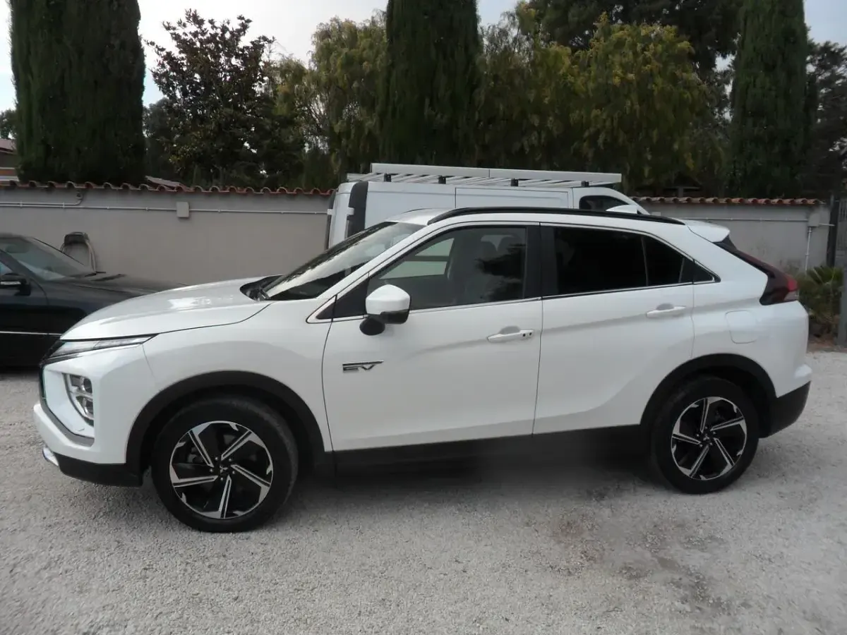 Usata Mitsubishi Eclipse Cross Instyle 97 CV (71 kW) 2022 Bianco SUV
