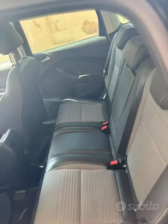 Usata Ford Kuga Titanium 120 CV (88 kW) 2017 Nero SUV