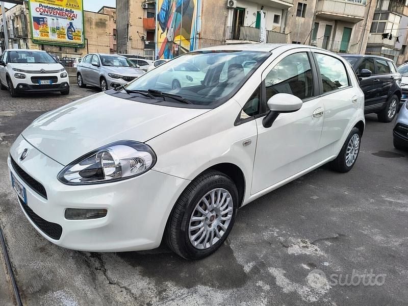 Usata Fiat Punto 77 CV (56 kW) 2013 Bianco Utilitaria
