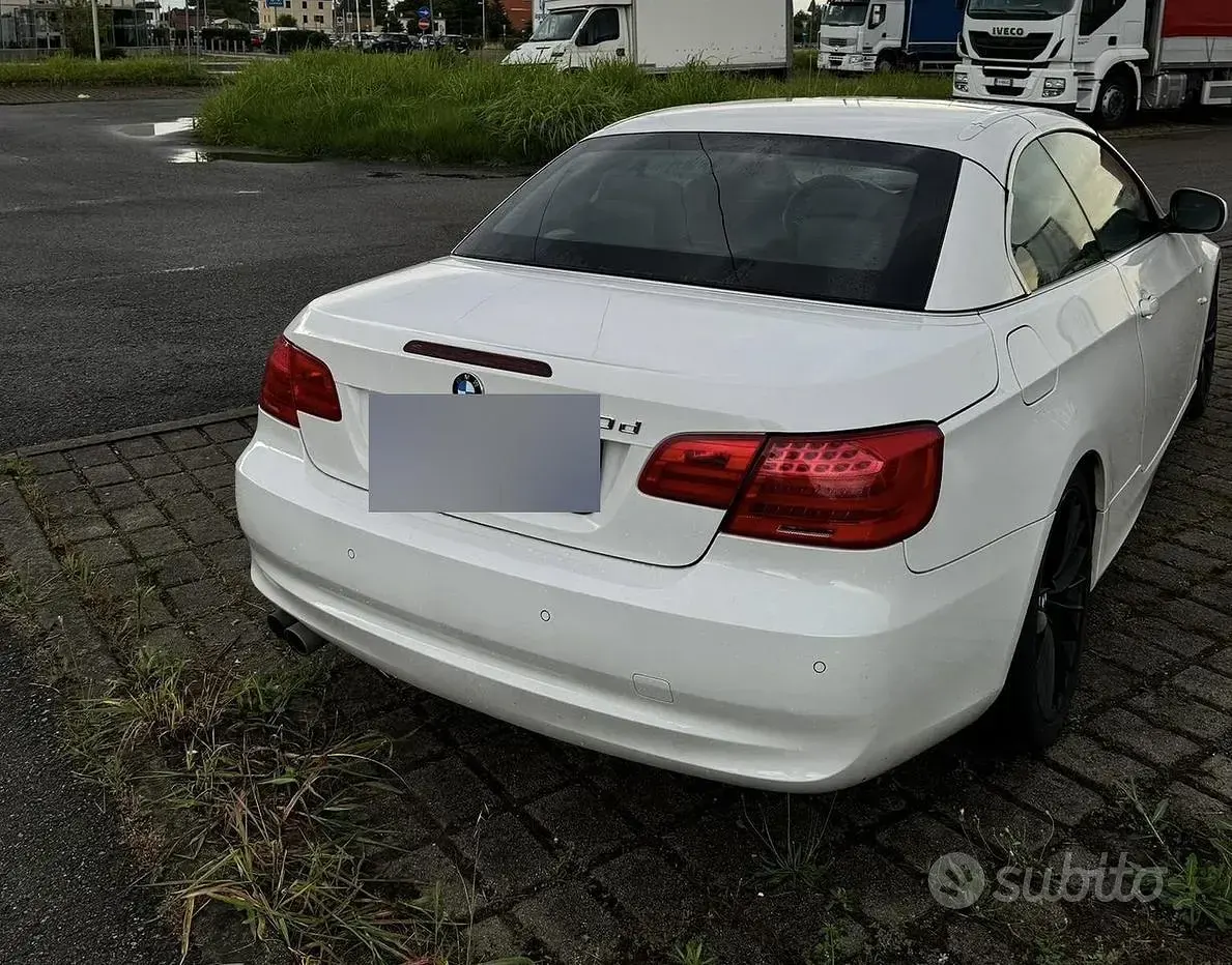 Usata BMW 330 Cabriolet Efficient Dynamics 245 CV (180 kW) 2011 Bianco Cabrio