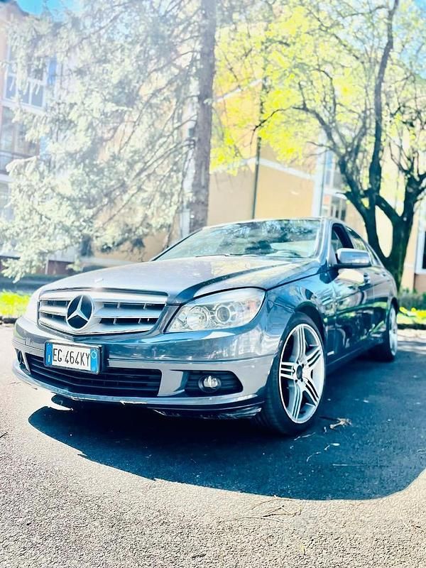 Usata Mercedes C200 Avantgarde 136 CV (100 kW) 2010 Grigio Berlina