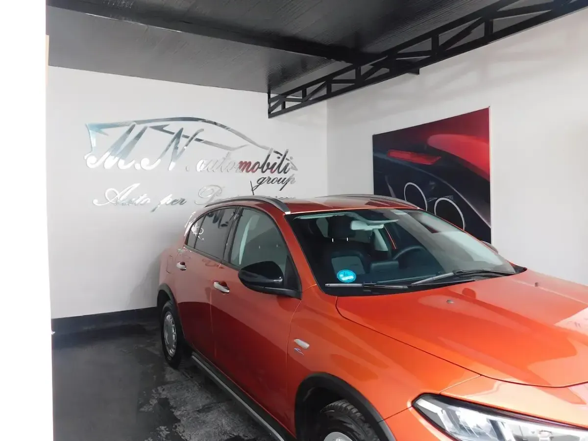 Usata Fiat Tipo Cross 100 CV (73 kW) 2021 Arancione Berlina