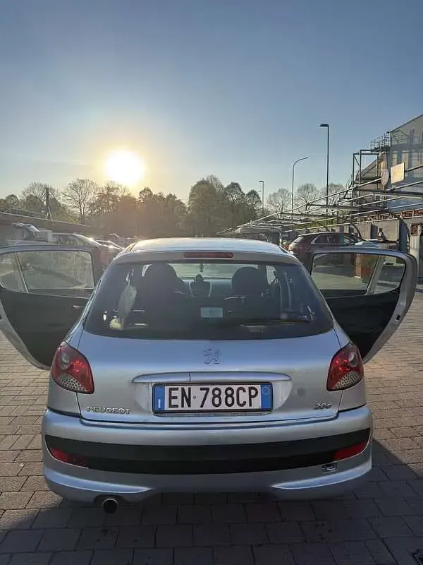 Usata Peugeot 206 60 CV (44 kW) 2012 Berlina