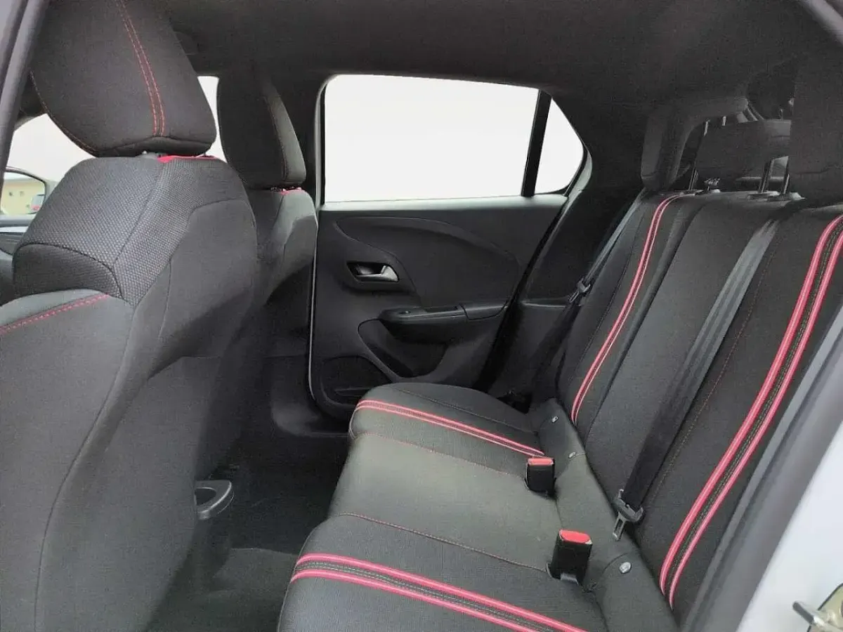 Usata Opel Corsa 100 CV (73 kW) 2023 Bianco Utilitaria