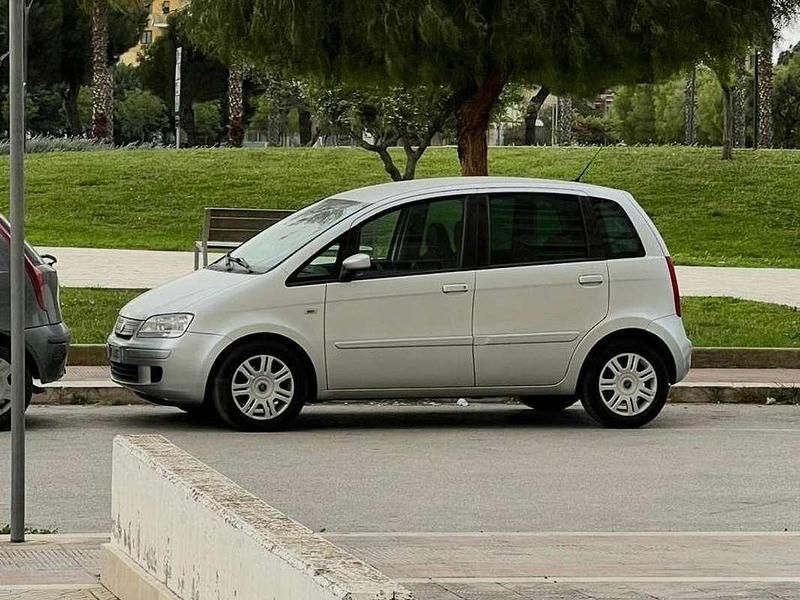 Usata Fiat Idea Emotion 90 CV (66 kW) 2006 Argento Monovolume