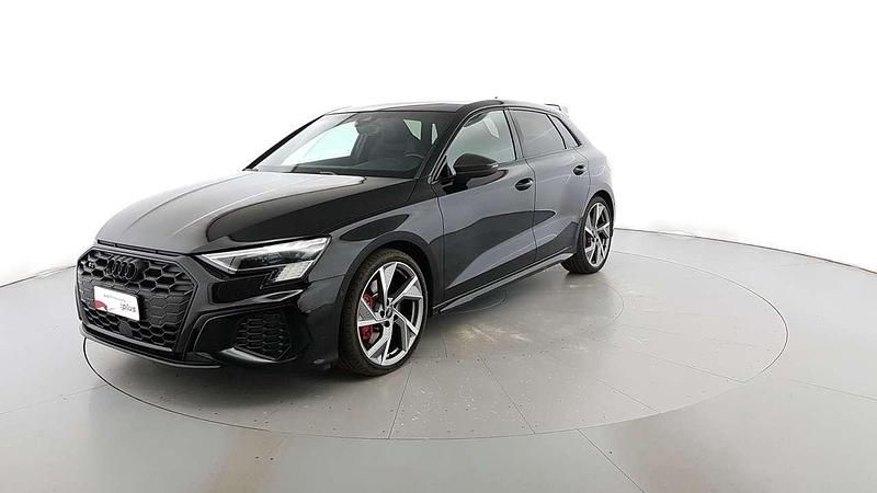 Nero mythos metallizzato Usata 2023 Audi A3 Sport Tre volumi | 46.900 € (Molto cara) - Immagine 1/4