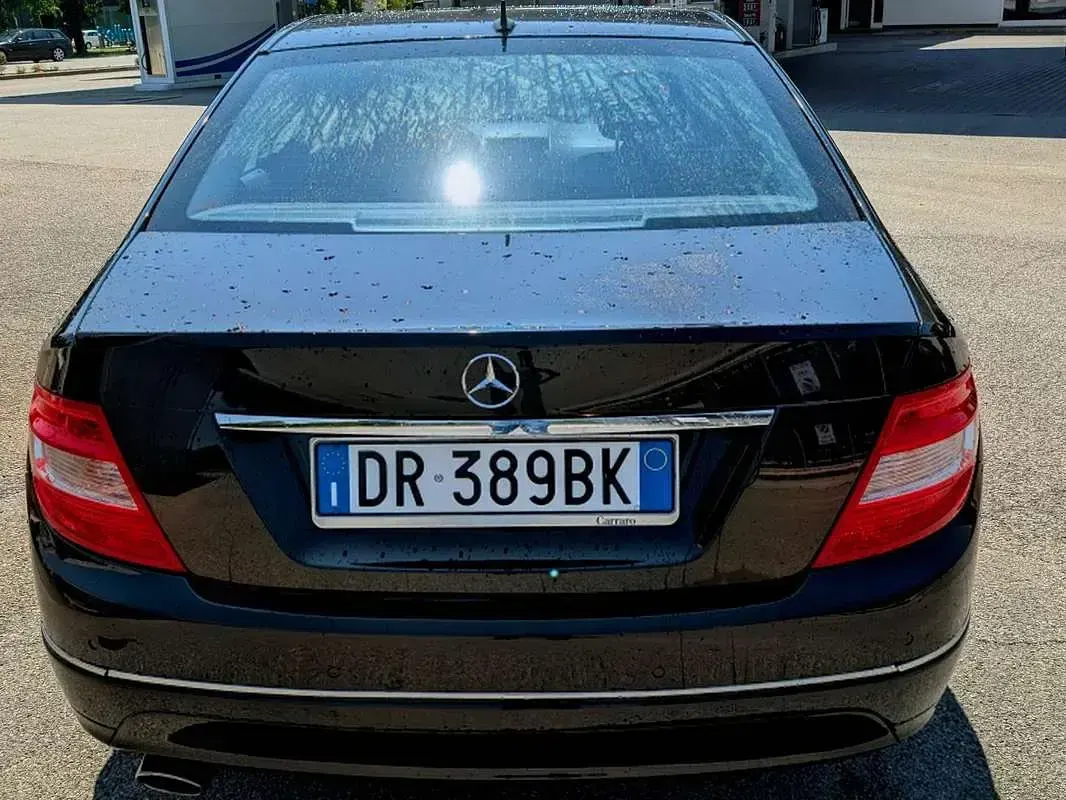 Usata Mercedes C220 Elegance 170 CV (125 kW) 2008 Nero Berlina