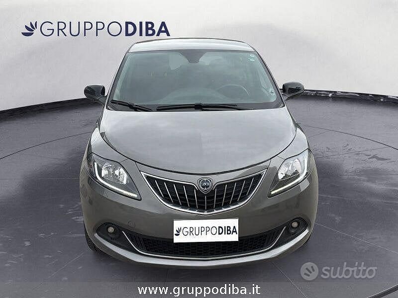 Usata Lancia Ypsilon Gold 69 CV (50 kW) 2023 Other Utilitaria