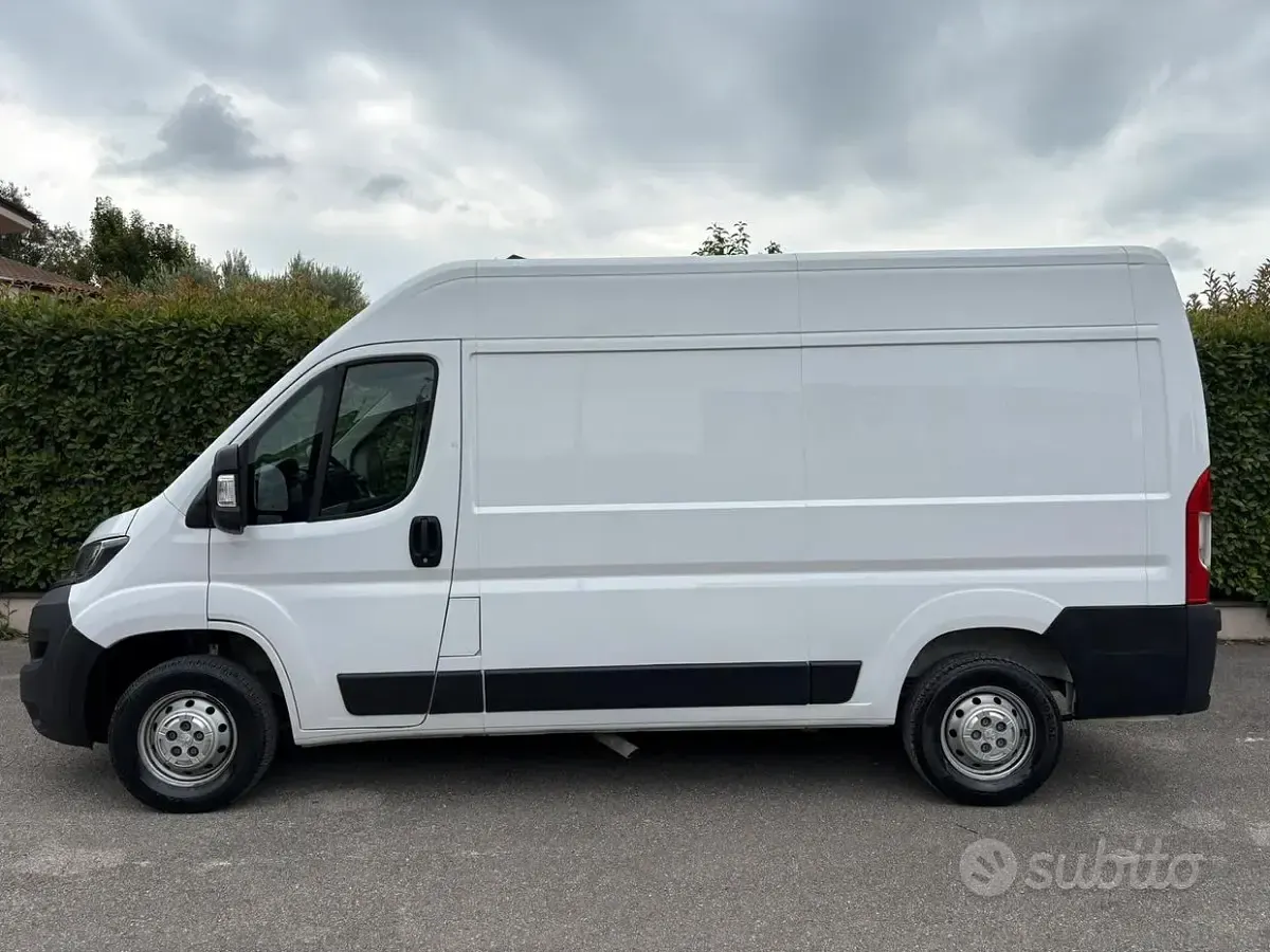 Usata Peugeot Boxer S 140 CV (102 kW) 2023 Bianco Furgone