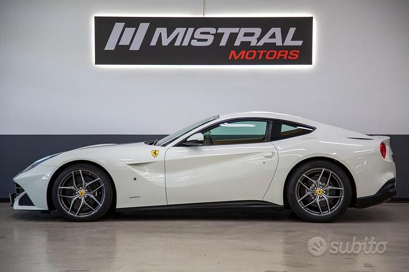 Usata Ferrari F12 736 CV (541 kW) 2016 Bianco Coupé