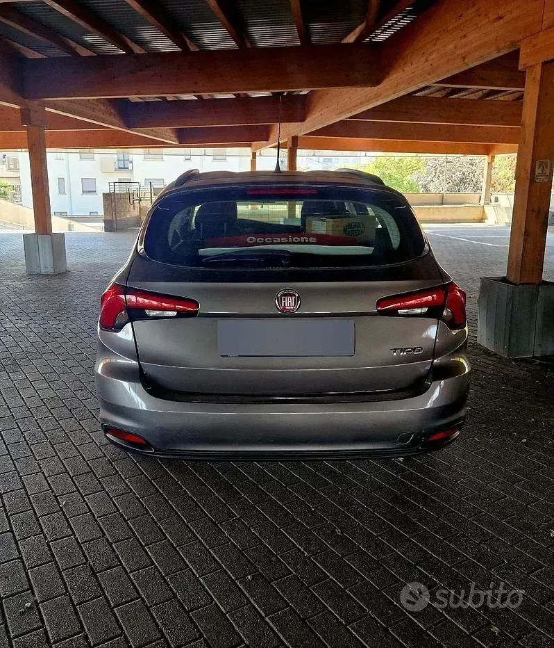 Usata Fiat Tipo 120 CV (88 kW) 2018 Marrone Station wagon