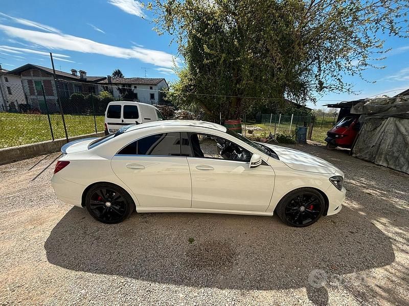 Käytetty Mercedes CLA180 109 HP (80 kW) 2014 Valkoinen Sedan