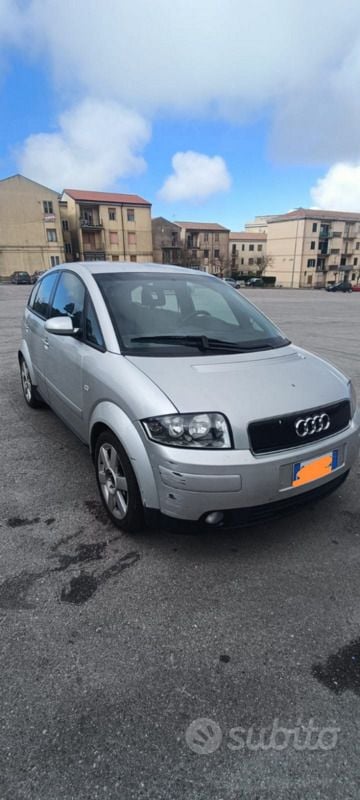Usata Audi A2 75 CV (55 kW) 2001 Grigio Utilitaria