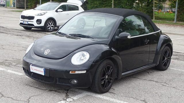 Usata VW New Beetle 105 CV (77 kW) 2006 Nero Utilitaria