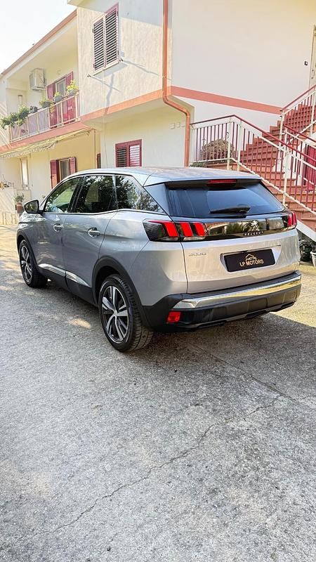 Usata Peugeot 3008 Allure 131 CV (96 kW) 2022 Grigio SUV