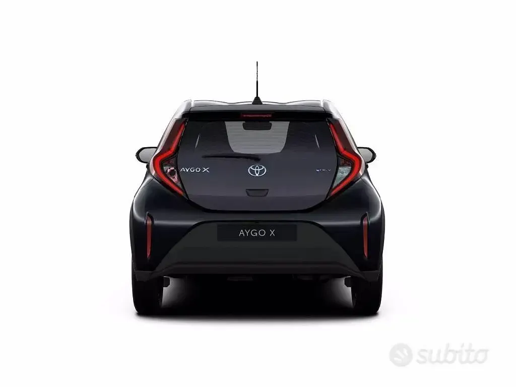 Nuova Toyota Aygo X 116 CV (85 kW) 2026 Nero SUV
