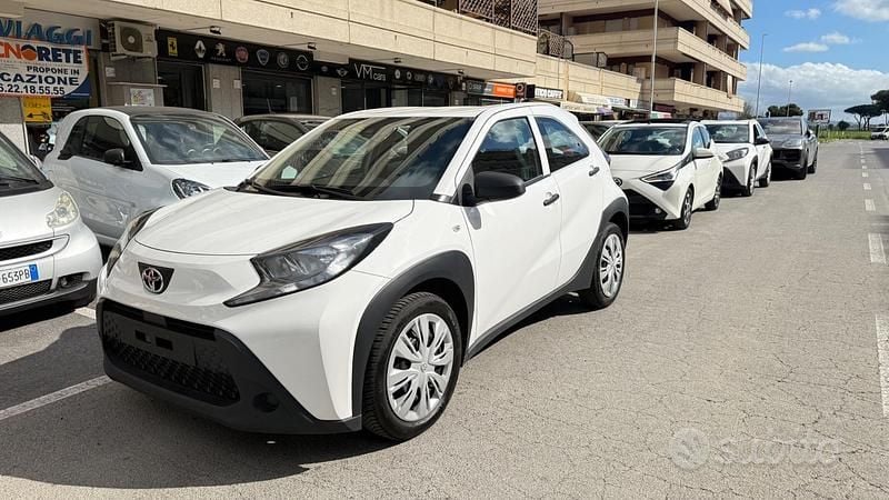 Usata Toyota Aygo X Lounge 72 CV (52 kW) 2022 Bianco SUV