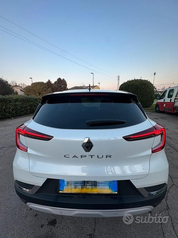 Usata Renault Captur Intens 140 CV (102 kW) 2023 SUV