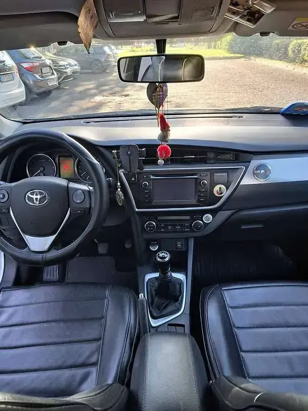 Usata Toyota Auris Active 90 CV (66 kW) 2013 Grigio Berlina
