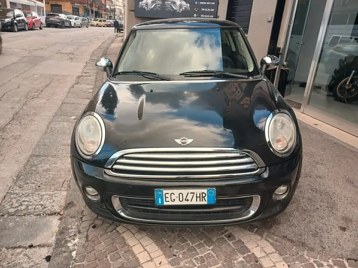 Usata Mini Cooper 75 CV (55 kW) 2011 Nero Utilitaria