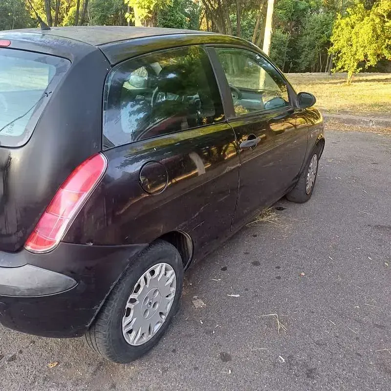 Usata Lancia Ypsilon 60 CV (44 kW) 2006 Utilitaria