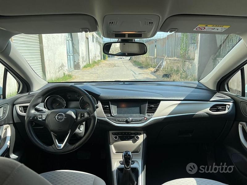 Käytetty Opel Astra 105 HP (77 kW) 2017 Valkoinen Viistoperä