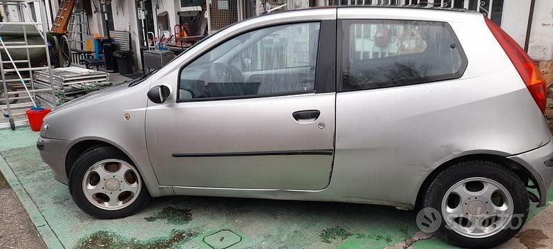 Usata Fiat Punto 2003 Grigio Berlina