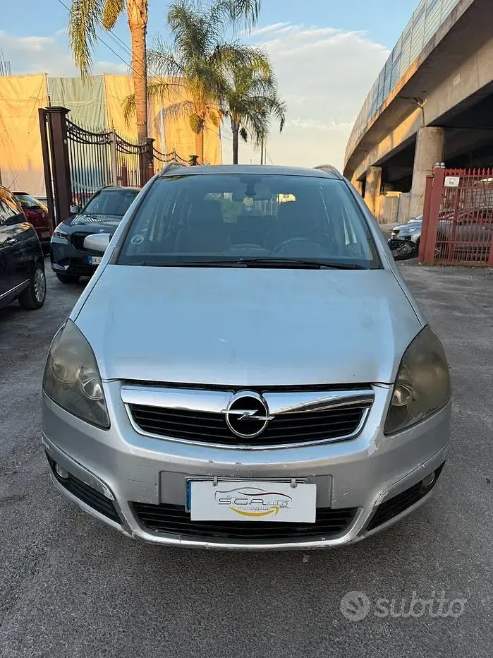 Usata Opel Zafira Cosmo 120 CV (88 kW) 2006 Grigio Monovolume