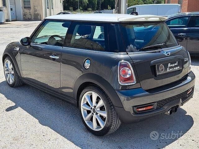 Usata Mini Cooper S 184 CV (135 kW) 2011 Grigio Utilitaria