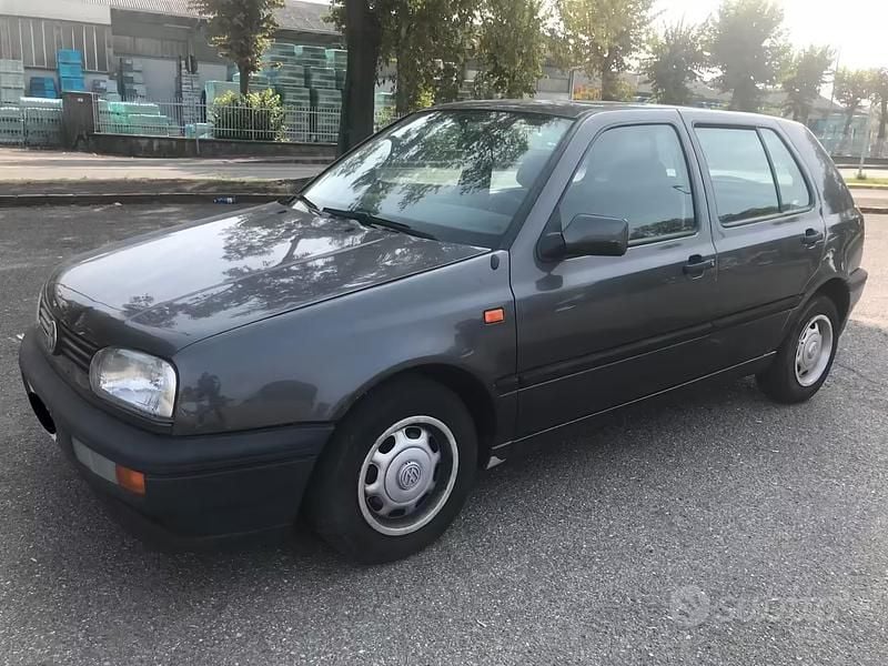 Usata VW Golf III 54 CV (39 kW) 1992 Grigio Utilitaria
