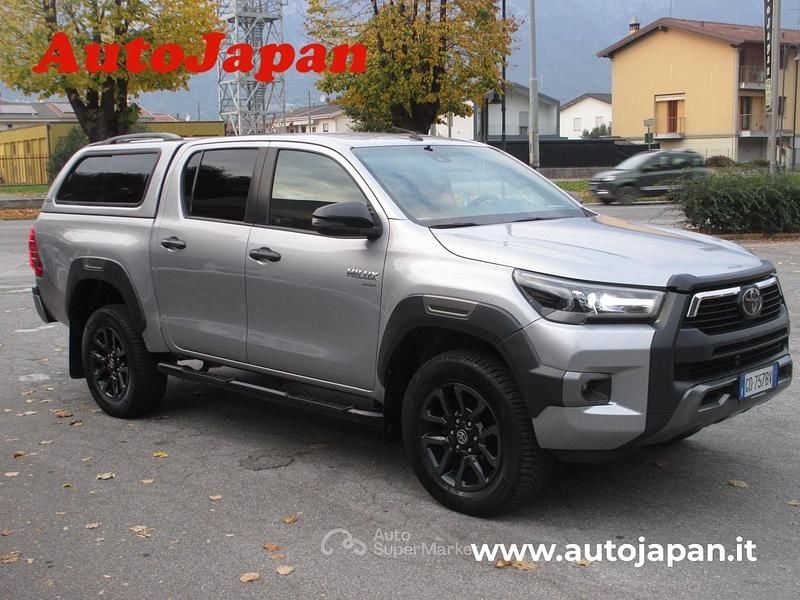 Usata Toyota HiLux 204 CV (150 kW) 2021 Argento Pick-up