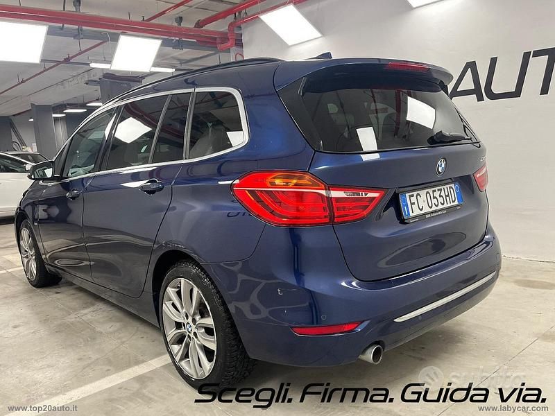 Usata BMW 218 Gran Tourer Luxury Line 150 CV (110 kW) 2016 Blu Monovolume