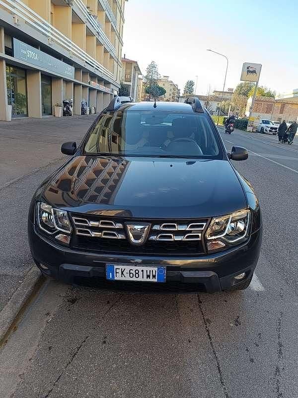 Usata Dacia Duster Lauréate 109 CV (80 kW) 2017 Grigio SUV